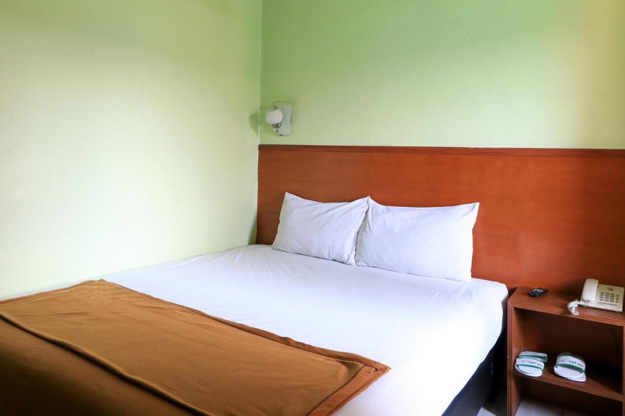 Hotel Prisma Sidoarjo Dış mekan fotoğraf